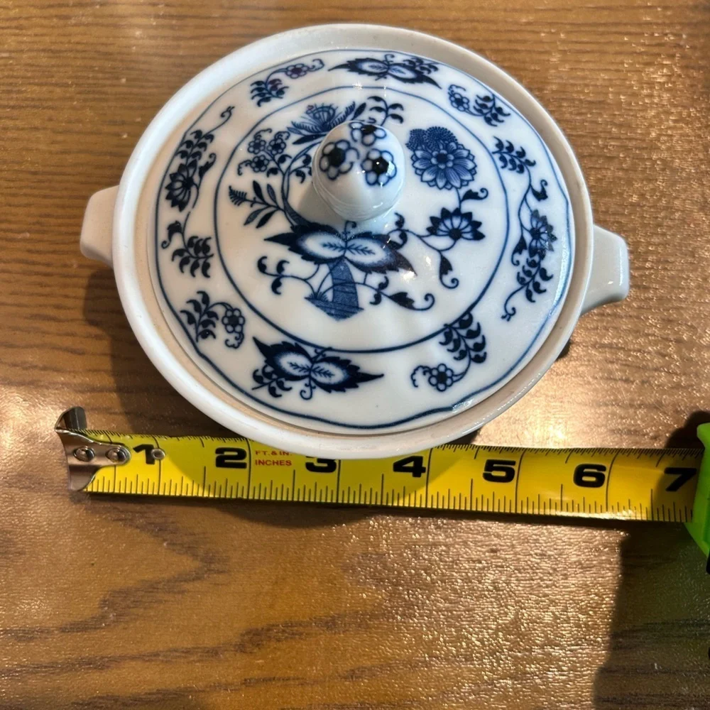 Blue Danube Blue Onion 6” Rimmed Casserole Dish or Sugar Bowl